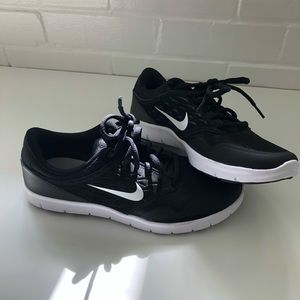 Women’s Nike sneakers